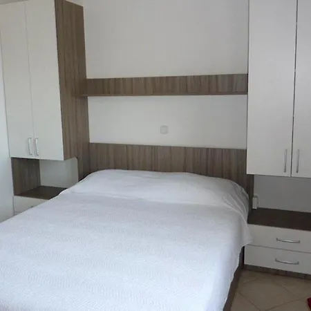 Apartments By The Sea Drace, Peljesac - 10127 * Drace