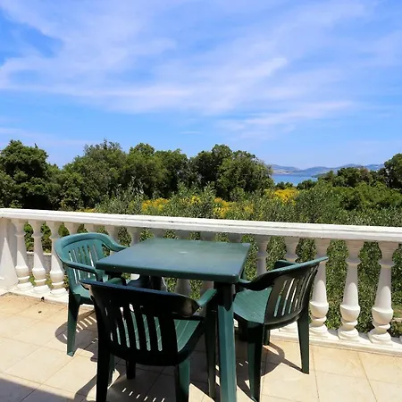 Apartments By The Sea Drace, Peljesac - 10127 * Drace